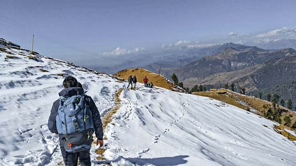 Parashar Lake Trek photo 4