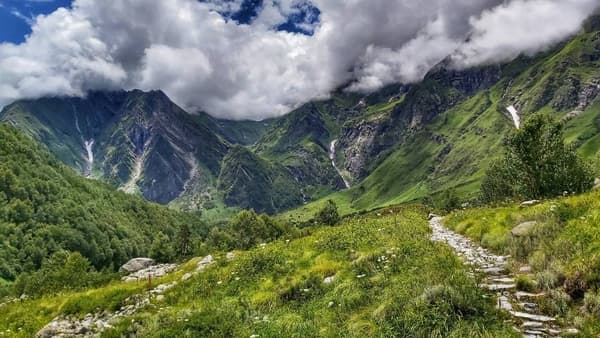 Valley of Flowers Trek photo 4