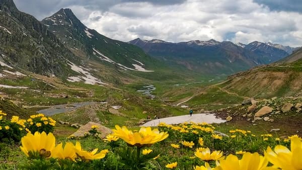 Kashmir Great Lakes Trek photo 4